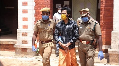 பெண்களிடம் பழகி பணம் பறித்த இளைஞரை 3 நாள் காவலில் எடுத்து விசாரிக்க அனுமதி: நாகர்கோவில் மகளிர் நீதிமன்றம் உத்தரவு