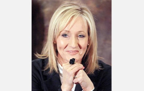 கரோனா வைரஸ் நிவாரணத்துக்காக ஹாரி பாட்டர் எழுத்தாளர் ரூ.9.40 கோடி நிதி உதவி