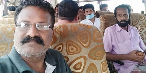 குஜராத் அரசின் லாக்டவுன் பாஸ் தமிழகத்தில் அனுமதிக்காததால் கிருஷ்ணகிரியில் தடுத்து நிறுத்தப்பட்ட 36 தமிழர்கள்