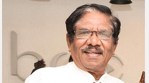 சென்னையிலிருந்து தேனி பயணம்: 14 நாட்கள் தனிமைப்படுத்தப்பட்ட பாரதிராஜா