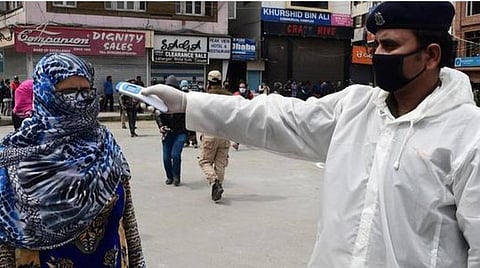 மாநிலங்களின் நிதி நெருக்கடி: சிறப்பு நிதி தேவை