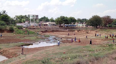 படம்: அரியலூர் மாவட்டம் செந்துறை பெரிய ஏரி