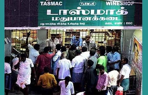 தமிழ்நாட்டில் மதுக்கடைகளை திறக்க தடையில்லை : நிபந்தனைகளுடன் உயர் நீதிமன்றம் அனுமதி