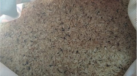 சிவகங்கை மாவட்ட ரேஷன்கடைகளில் தரமற்ற அரிசி விநியோகம்: குடும்ப அட்டைதாரர்கள் அதிருப்தி