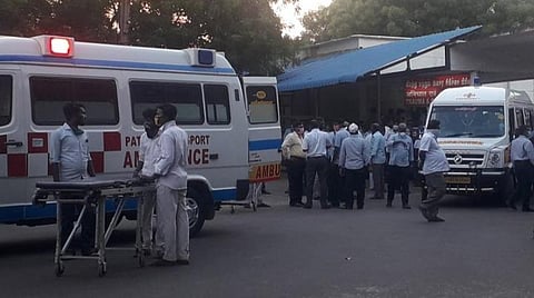 காயம் ஏற்பட்டவர்கள் மருத்துவமனைகளில் அனுமதி.