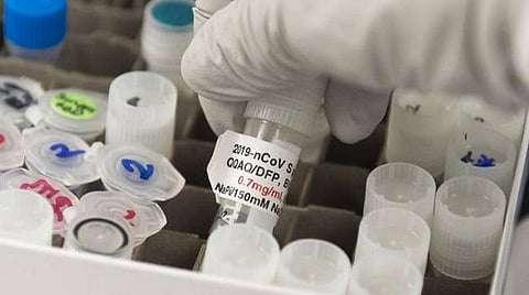 கரோனாவுக்கு மருந்து கண்டுபிடிக்கும் முயற்சியில் விபரீதம்; புதிதாக தயாரித்த கரைசலை ஆய்வுக்காக உட்கொண்ட பிரபல இருமல் மருந்து நிறுவன மேலாளர் உயிரிழப்பு