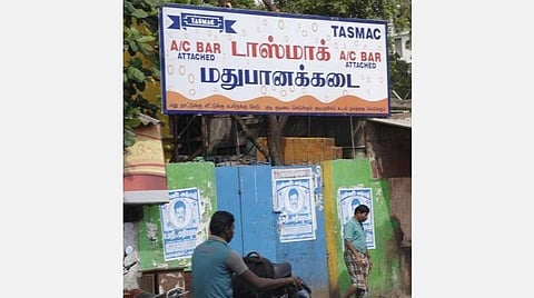 மதுக்கடைகளை படிப்படியாகத்தான் குறைக்க முடியும்: அமைச்சர் காமராஜ்