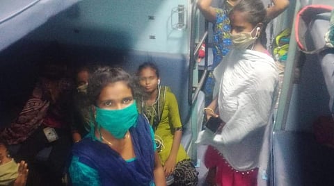 வெளிமாநிலங்களில் சிக்கிய 1,250 தமிழர்கள்; மகாராஷ்டிராவில் இருந்து ரயில் மூலம் நாளை திருச்சிக்கு வருகை