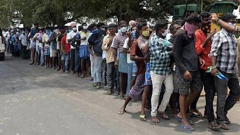 டாஸ்மாக் கடைகள் அடைக்கப்பட்டால் மது வாங்க செலவிடும் பணத்தை உணவுப்பொருள் வாங்க செலவிடுவர்: உயர் நீதிமன்ற நீதிபதிகள் கருத்து