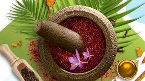 சித்த மருத்துவ மூலிகை கலவையை நிபுணர் குழு பரிசீலித்து முடிவை தெரிவிக்க வேண்டும்: மத்திய, மாநில அரசுகளுக்கு நீதிபதிகள் உத்தரவு