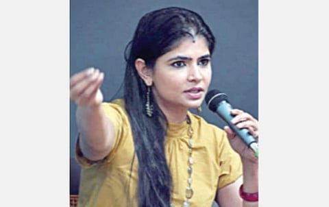 கரோனாவால் பாதிக்கப்பட்டவர்களுக்கு ‘நேயர் விருப்பம்’ பாணியில் பாடல்கள் பாடி நிதி திரட்டும் சின்மயி: இதுவரை 1,100-க்கும் மேற்பட்ட குடும்பங்களுக்கு ரூ.30 லட்சம் உதவித் தொகை சேர்ந்துள்ளது