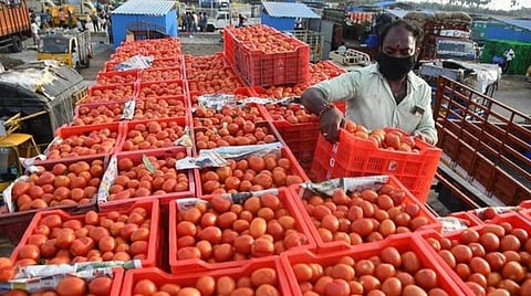 திருமழிசை சந்தையில் முகக்கவசம் அணியாவிட்டால் ரூ.200 அபராதம்: திருவள்ளூர் மாவட்ட ஆட்சியர் உத்தரவு