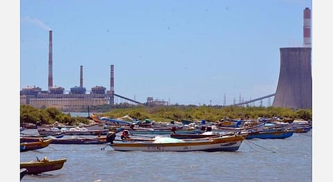 வங்கக்கடலில் ஆம்பன் புயல்: தூத்துக்குடி துறைமுகத்தில் 1-ம் எண் எச்சரிக்கை கூண்டு