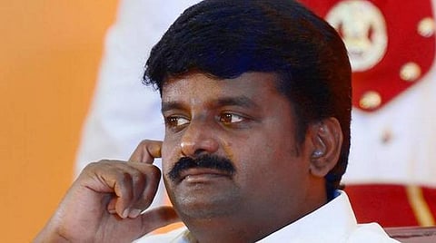 வெளிநாடு, வெளிமாநிலங்களில் இருந்து தமிழகம் வருபவர்களால் கரோனாவை கட்டுப்படுத்துவது பெரும் சவால்- சுகாதாரத் துறை அமைச்சர் விஜயபாஸ்கர் தகவல்