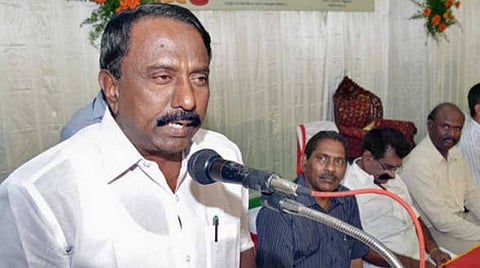 10-ம் வகுப்பு பொதுத்தேர்வு மாணவர்கள் படித்த பள்ளிகளிலேயே எழுத ஏற்பாடு- அமைச்சர் செங்கோட்டையன் தகவல்