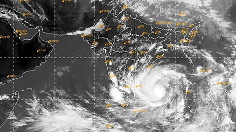 உம்பன் புயல் வலுப்பெறுகிறது; மேற்கு, மத்திய, டெல்டா மாவட்டங்களில் ஓரிரு இடங்களில் மழை வாய்ப்பு: வானிலை ஆய்வு மையம்