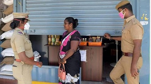 மே 31 வரை நாடு முழுவதும் ஊரடங்கு நீட்டிப்பு; பேருந்து சேவைகளை அனுமதிப்பது குறித்து மாநில அரசுகளே முடிவெடுக்கலாம்: மத்திய உள்துறை அமைச்சகம்