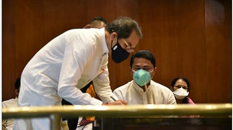 மகாராஷ்டிர எம்எல்சியாக பொறுப்பேற்றார் உத்தவ் தாக்கரே