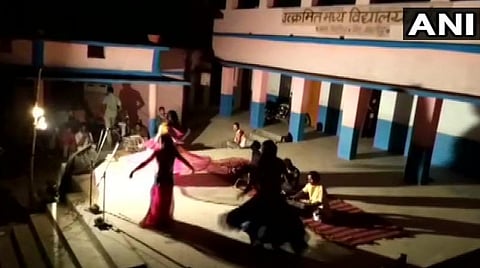 கரோனா- தனிமைப்படுத்தும் மையத்தில் பெண்களை வைத்து நடனம்: பிஹாரில் அதிர்ச்சி சம்பவம்; அரசு கடும் எச்சரிக்கை