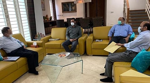 அன்புமணி உடனான சந்திப்பில் 'இந்து' என்.ராம் உள்ளிட்டோர்.