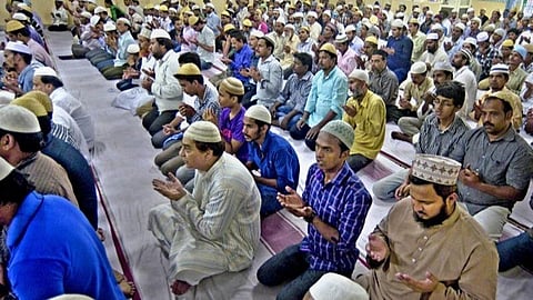 பள்ளி வாசல்களில் ரம்ஜான் தொழுகை நடத்த அனுமதிகோரிய மனு தள்ளுபடி