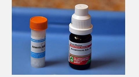 கரோனாவுக்கு எதிராக திறன் சோதிக்கப்படாத ஹோமியோபதி மருந்து மும்பையில் பரவலாக புழக்கம்