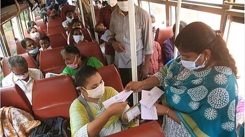 ஊரடங்கால் குமரியில் தொழில் இன்றி தவித்த புலம்பெயர் தொழிலாளர்கள் மும்பைக்கு அனுப்பிவைப்பு