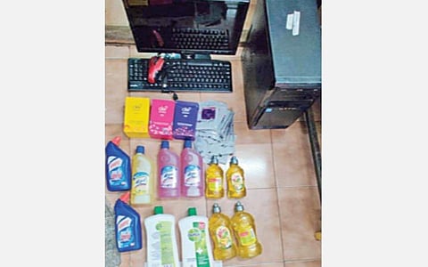 போலி பொருட்கள்.