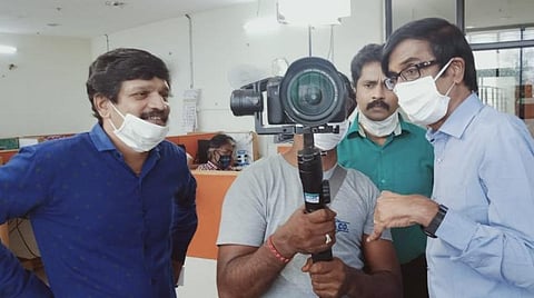 கரோனா விழிப்புணர்வு: அரசு விளம்பரப் படங்களை இயக்கும் 'கட்டில்' திரைப்பட இயக்குநர்
