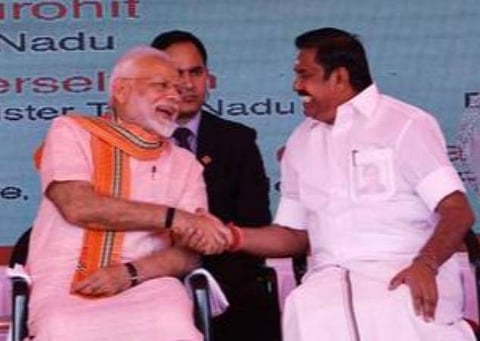 பிரதமர் மோடி - முதல்வர் பழனிசாமி, எய்ம்ஸ் மருத்துவமனைக்கு அடிக்கல் நாட்டியபோது...