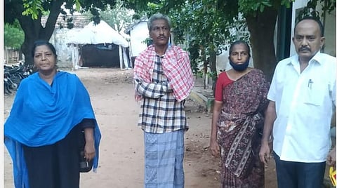 சாலையில் தவித்த மனநோயாளி; எஸ்ஐ உதவியுடன் மீட்டு காப்பகத்தில் சேர்த்த செவிலியர்!