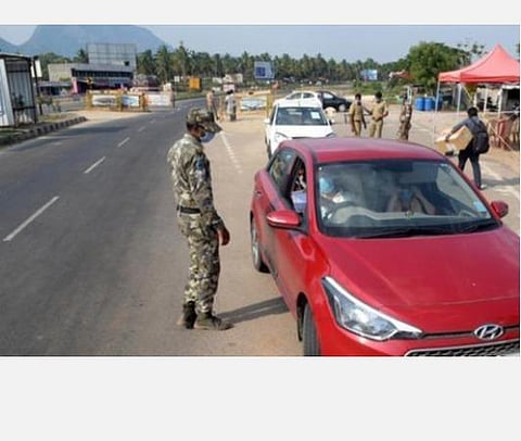 மதுபானங்களை கடத்தியதற்காக கைது செய்யப்பட்டவருக்கு கரோனா: மேஜிஸ்ட்ரேட், போலீஸ் உட்பட பீதியில் 100 பேர்