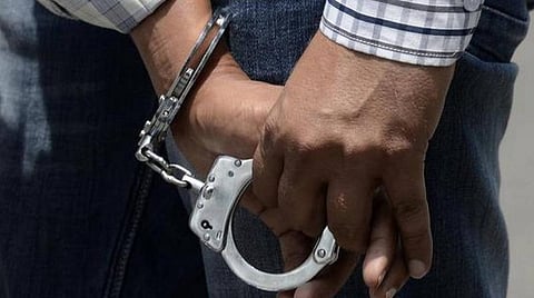 தெலங்கானாவில் தொழிலாளர்கள் மரண வழக்கில் ஒருவர் கைது- ஒரு கொலையை மறைக்க 9 பேர் கொலை; தூக்க மாத்திரை கொடுத்து கிணற்றில் தள்ளியது அம்பலம்