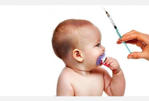 கரோனா அச்சத்தால் குழந்தைகளுக்குத் தடுப்பூசிகளைத் தள்ளிப்போடும் பெற்றோர்கள்: ஆபத்தை உண்டாக்கும் என மருத்துவர் எச்சரிக்கை