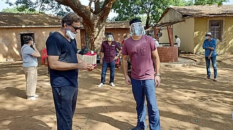 படப்பிடிப்புத் தளத்தில் அக்ஷய் குமார்: பின்னணி என்ன?