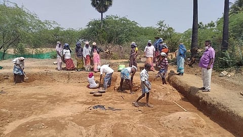 திருப்புவனம் அருகே கொந்தகையில் அகழாய்வு பணி தொடங்கியது.