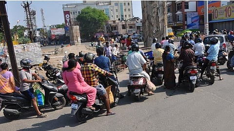 உதாசீனம் செய்யப்படும் ஊரடங்கு நிபந்தனைகள்: கரோனா அபாயத்தை உணராத கோவை மக்கள்