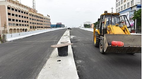 மதுரையின் நீண்ட நாள் கனவான காளவாசல் மேம்பாலம் ஜூன் 2-வது வாரத்தில் திறப்பு: 50 சதவீத போக்குவரத்து நெரிசல் குறைய வாய்ப்பு