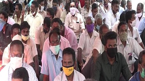 ஊழியர்கள் போராட்டம்