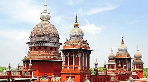 ராஜீவ் காந்தி கொலை வழக்கு கைதியான முருகன் தனது தாயாருடன் பேசுவதால் பாதுகாப்புக்கு என்ன பிரச்சினை ஏற்படும்?- தமிழக அரசுக்கு உயர் நீதிமன்றம் கேள்வி