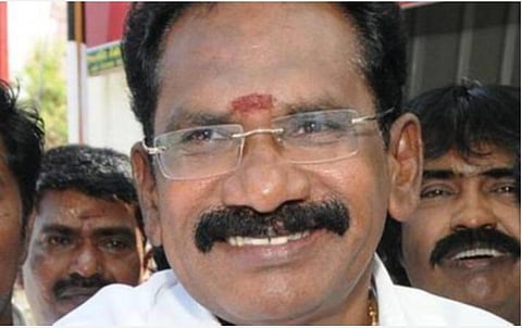 ரேஷன் கடைகளில் தங்களுக்கான ஒதுக்கீட்டை ஒரே நேரத்தில் மக்கள் முழுமையாக பெற்றுக்கொள்ள வேண்டும்- அமைச்சர் செல்லூர் ராஜூ அறிவுறுத்தல்