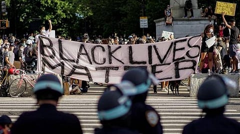 பெருந்தொற்றைவிடப் பேராபத்தானவை இனவெறியும் அரசின் தோல்வியும்!