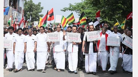 10-ம் வகுப்புப் பொதுத்தேர்வை ஒத்திவைக்க வேண்டும்: திமுக தோழமைக் கட்சிகள் ஜூன் 10-ம் தேதி ஆர்ப்பாட்டம்