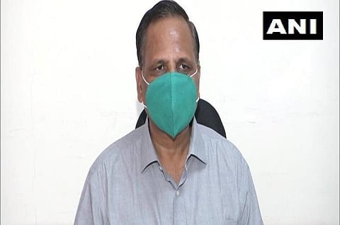 டெல்லி சுகாதாரத்துறை அமைச்சர் சத்யேந்திர ஜெயின் பேட்டியளித்த காட்சி : படம் | ஏஎன்ஐ.