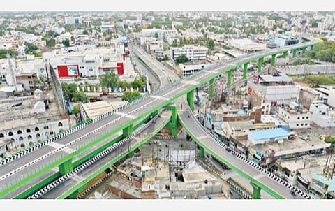 சேலத்தில் இன்று மக்கள் பயன்பாட்டுக்கு தமிழக முதல்வர் திறக்கவுள்ள ஈரடுக்கு மேம்பாலத்தின் ஐந்து ரோடு சந்திப்பு பகுதி.