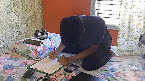 5-ம்வகுப்பு வரை நேரலை ஆன்லைன் வகுப்புகளுக்கு தடை: பெற்றோர்கள் புகார்களை அடுத்து கர்நாடகா அதிரடி