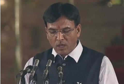 மருந்து தயாரிப்பு மட்டும் போதாதது; வணிக உத்தியும் தேவை: மன்சுக் மண்டாவியா வலியுறுத்தல்