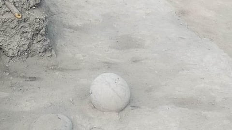 திருப்புவனம் அருகே அகரம் அகழாய்வில் கண்டுபிடிக்கப்பட்ட மண் பானை