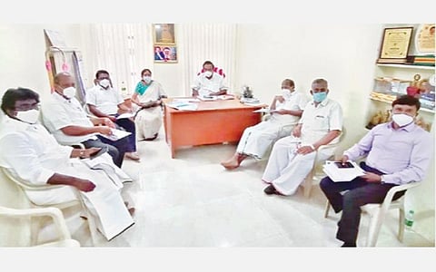 ஈரோட்டில் மேற்கு மண்டல எம்பி-க்கள் பங்கேற்ற ஆலோசனைக் கூட்டம் நடந்தது.