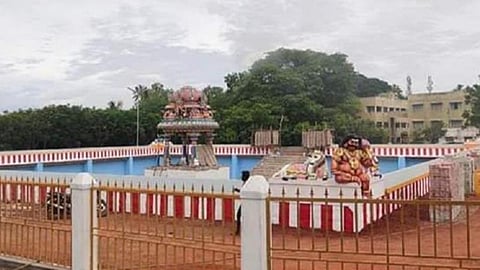 திருப்புவனத்தில் 1.74 ஏக்கர் ஊருணி தனியாருக்கு தாரைவார்ப்பு?- திமுக உள்ளிட்ட எதிர்க்கட்சிகள் எதிர்ப்பு